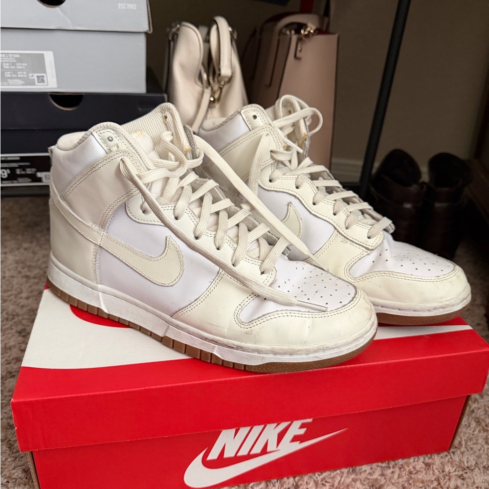 Nike Dunk High: White/Sail-Gum sole